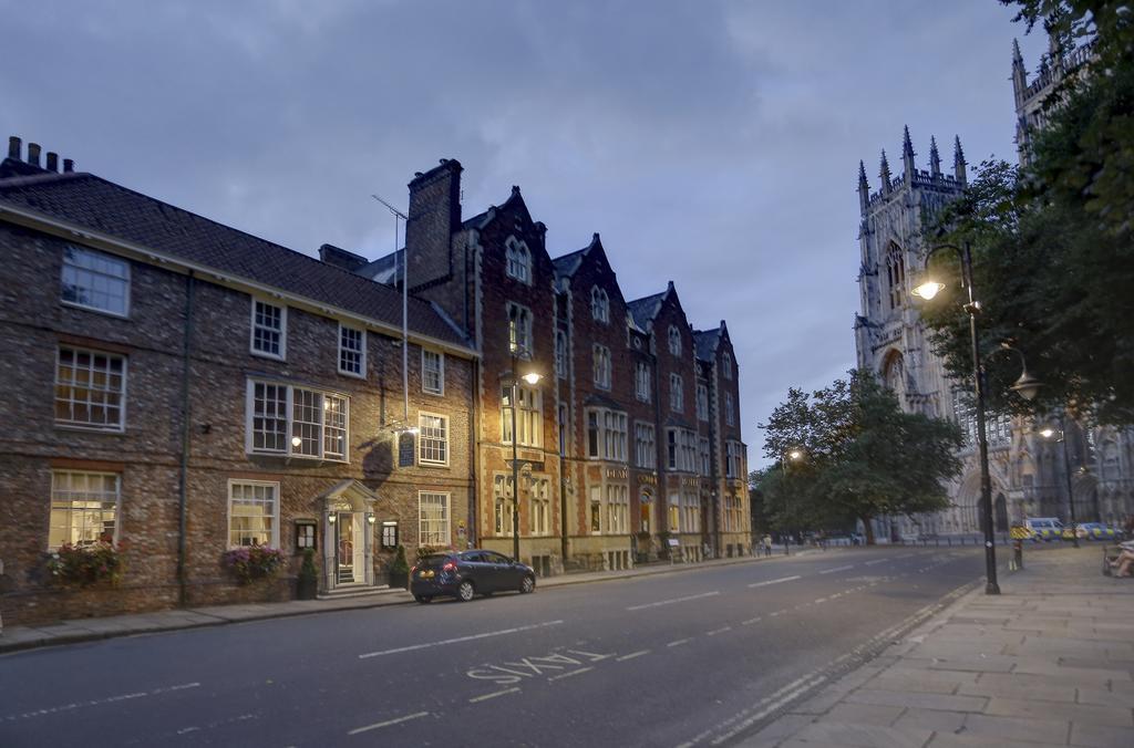 The Dean Court Hotel York Exterior foto